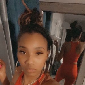 Meet your Posher, Tekia